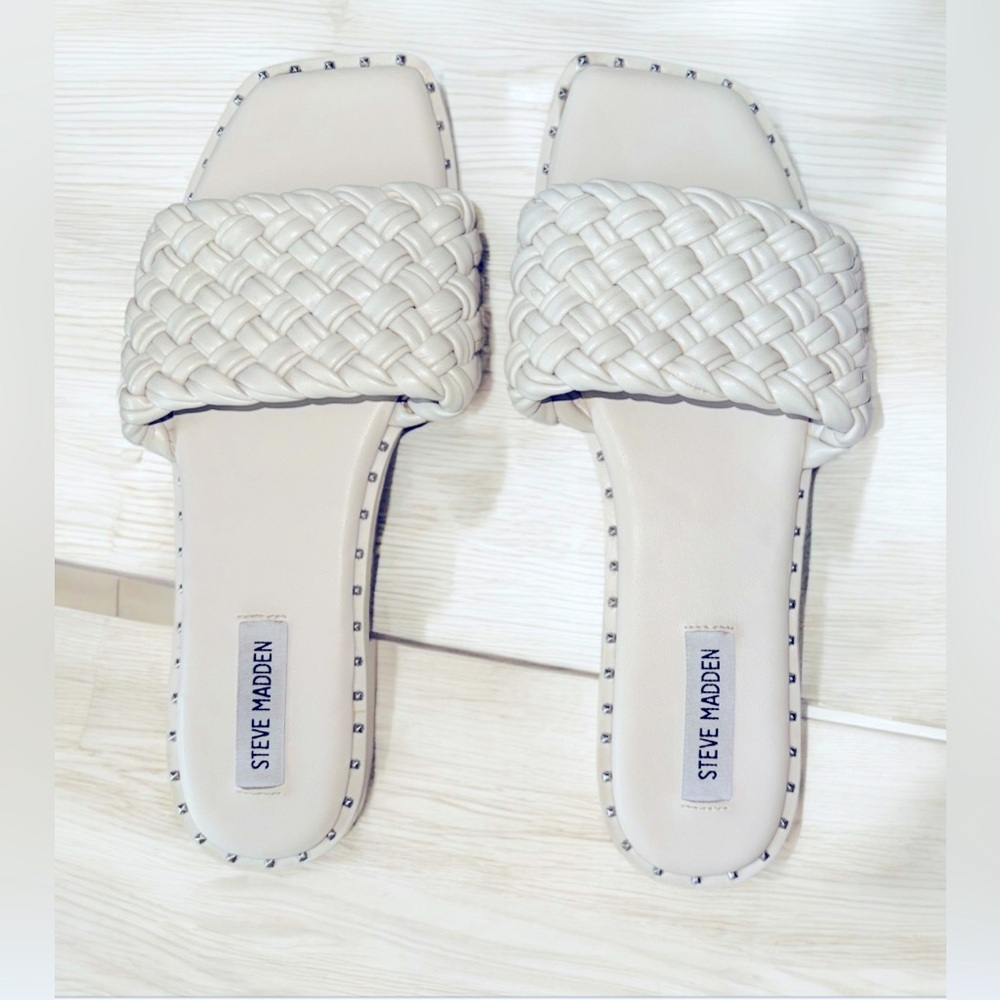 Steve Madden
Women's Santina Woven White Slide Sandals size 9.5‎